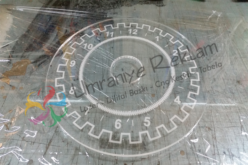 lazer kazıma pleksi saat