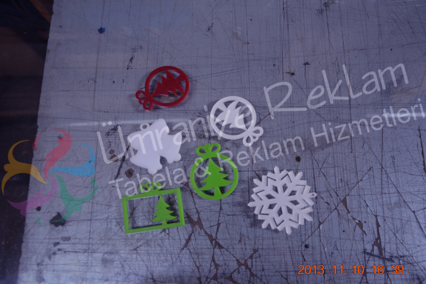 lazer kesim pleksi küpe